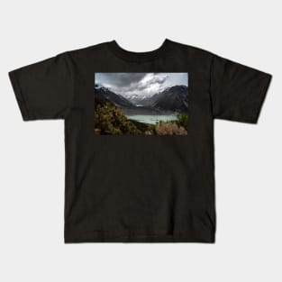 Hooker Valley Glacier valley in New Zealand Kids T-Shirt